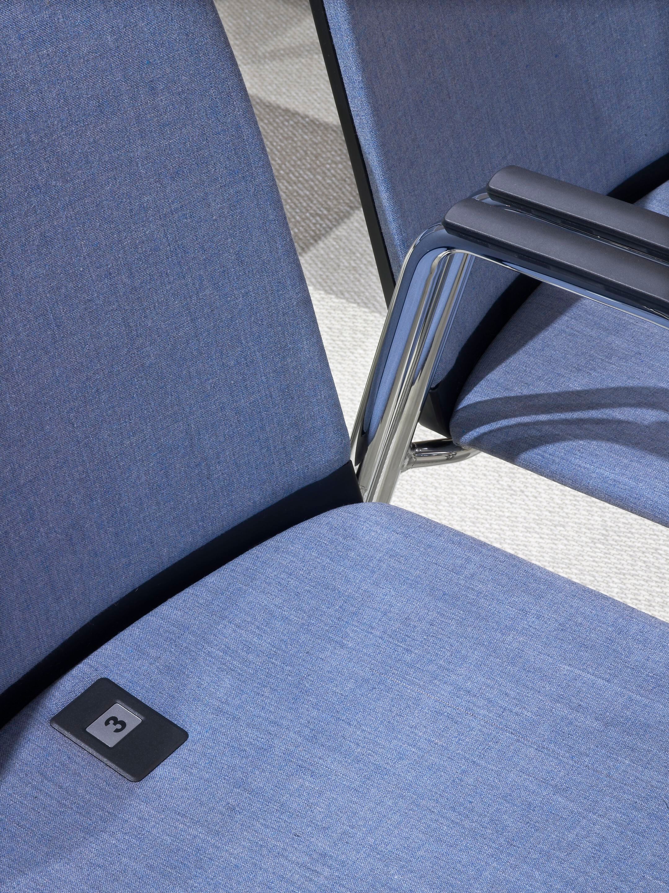 Тканевый консольный стул для конференций с подлокотниками Haworth Lively ARCH-00022514 - Вид №2