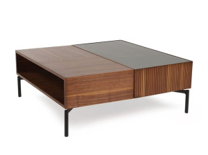 Деревянный квадратный журнальный столик с отсеком для хранения