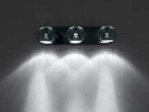 Хромированный металлический настенный светильник