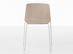 Деревянный штабелируемый стул