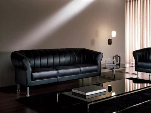 i 4 Mariani 3-х местный кожаный диван Chesterman