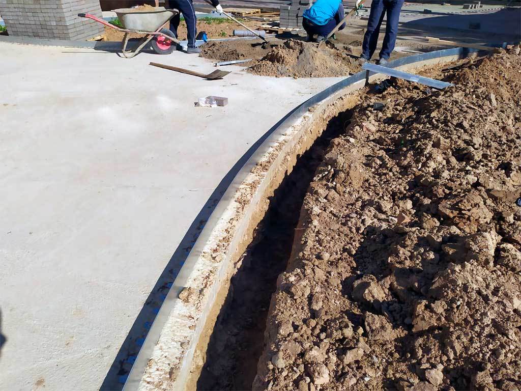 Металлический бордюр 1200*70*45*1,5 компл. ГеоПластБорд GPBST-09 - Вид №13