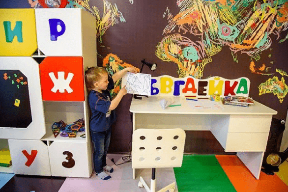 Детский письменный стол с ящиками "Абвгдейка" МАНДАРИН АБВГДЕЙКА 178610 Молочный Santreyd  - Вид №6
