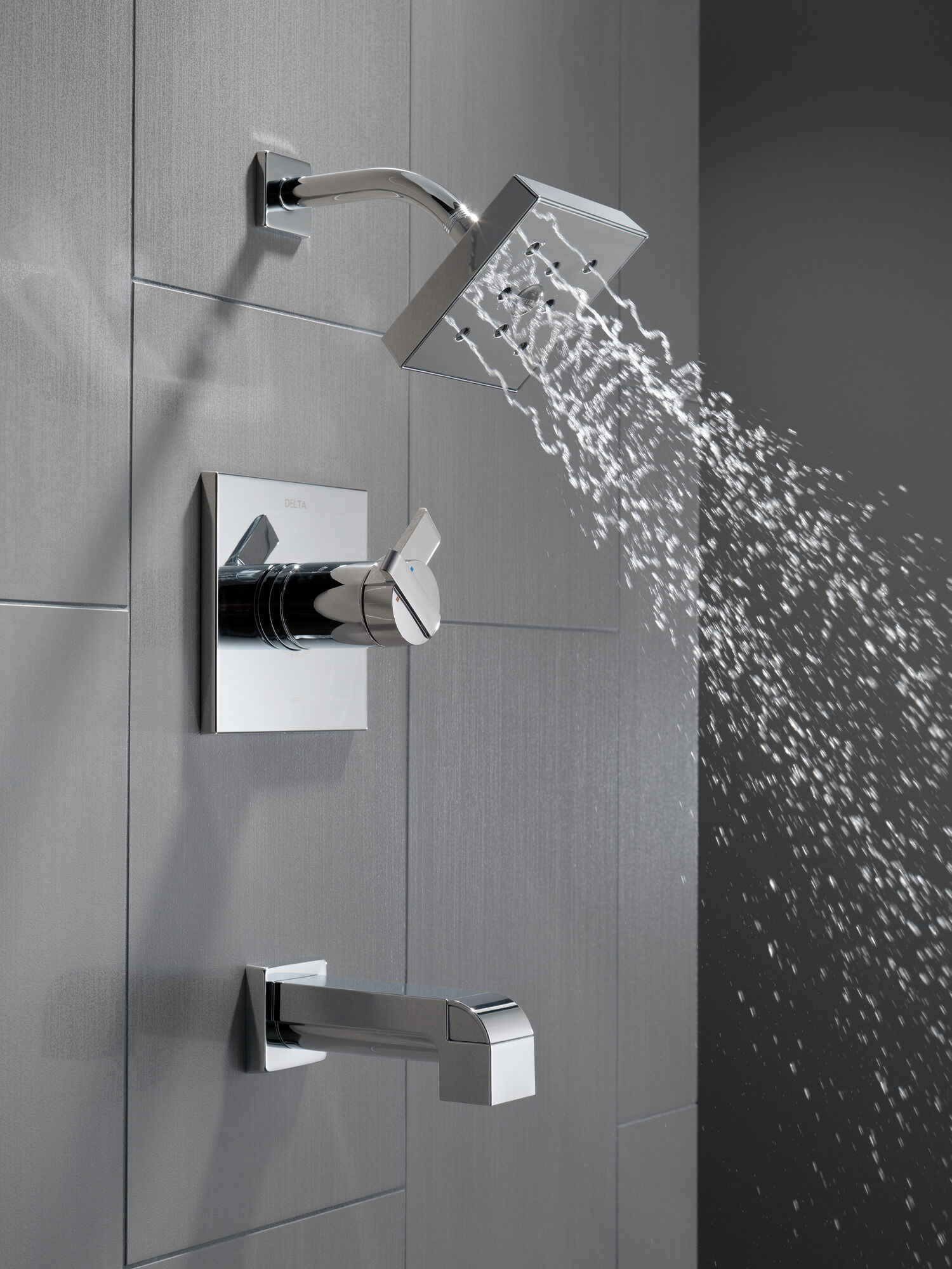 T17467 Monitor® 17 Series H2Okinetic® для ванны и душа Delta Faucet Ara Хром - Вид №4