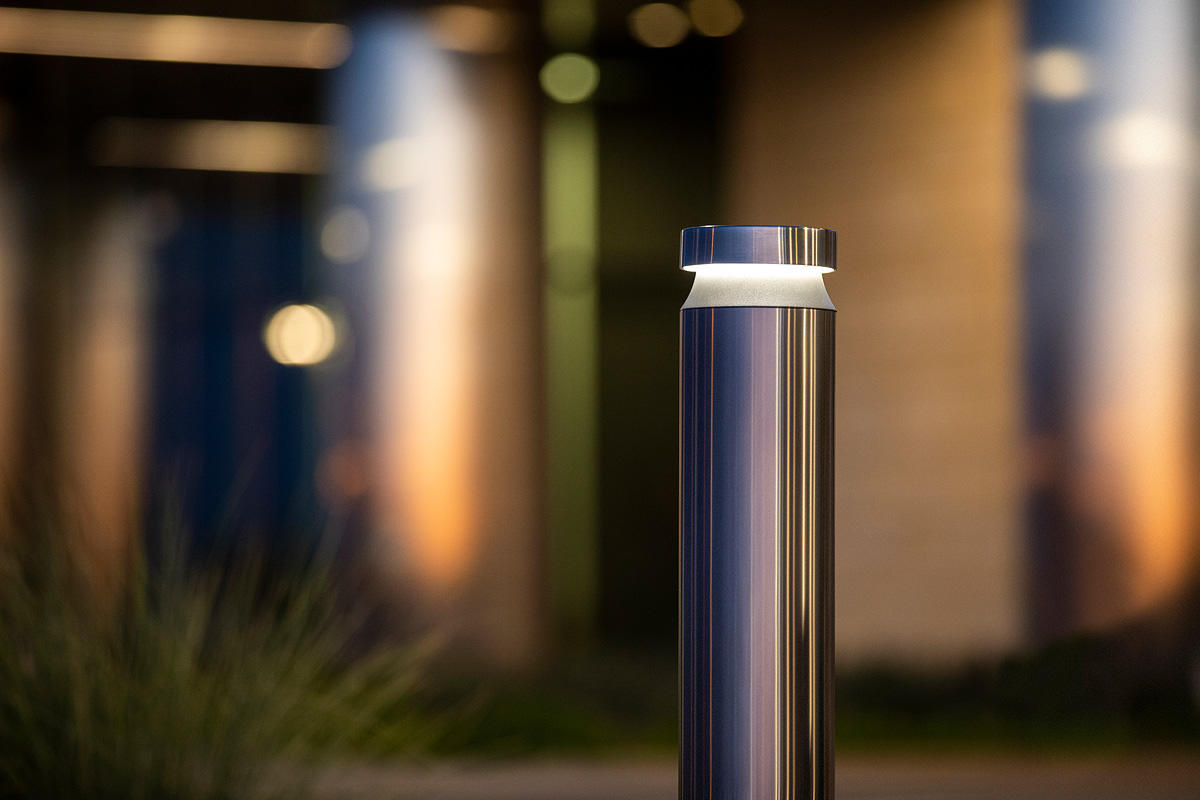 FSRT241 Столбик Helio, серия 600  Forms-surfaces 