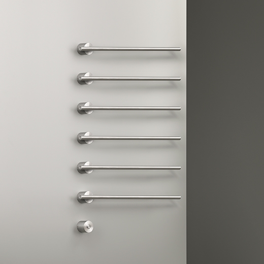 Электрический полотенцесушитель Л. 580 мм, кнопка питания включена  EQB16 CEADESIGN  - Вид №1