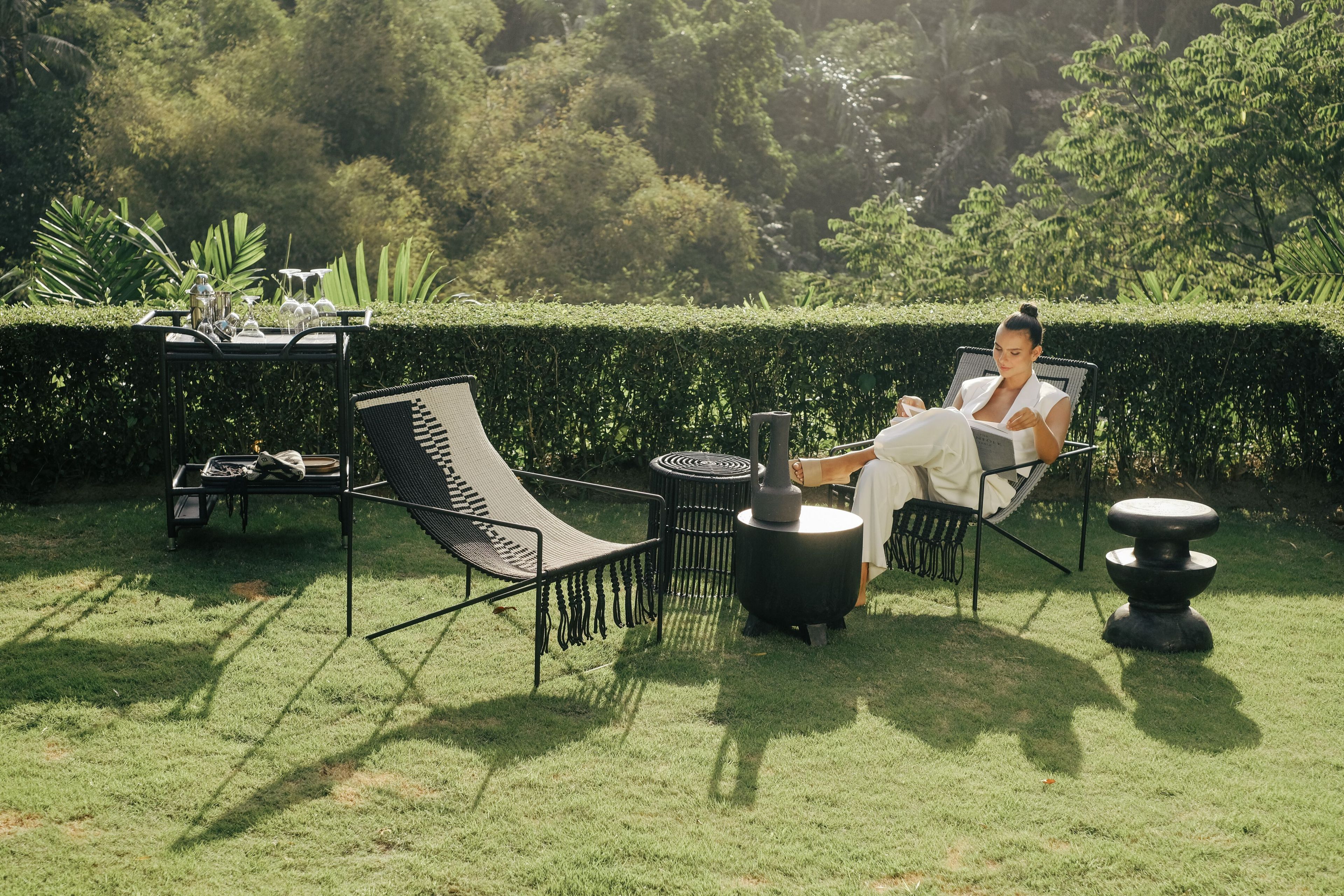 Низкий стул / круглый стол из тикового дерева cbdesign деревенский стул ARCH-00009277 - Вид №1