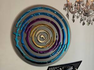 Декоративный предмет стеклянной стены