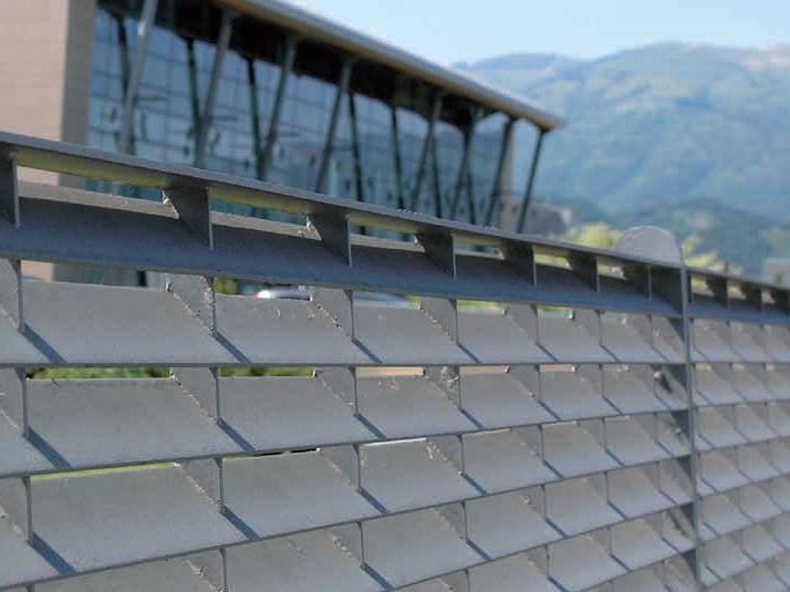 Стальной экран ограждения GRIDIRON Frangisole и Экран ARCH-00074424