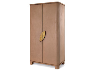 Кожаный шкаф