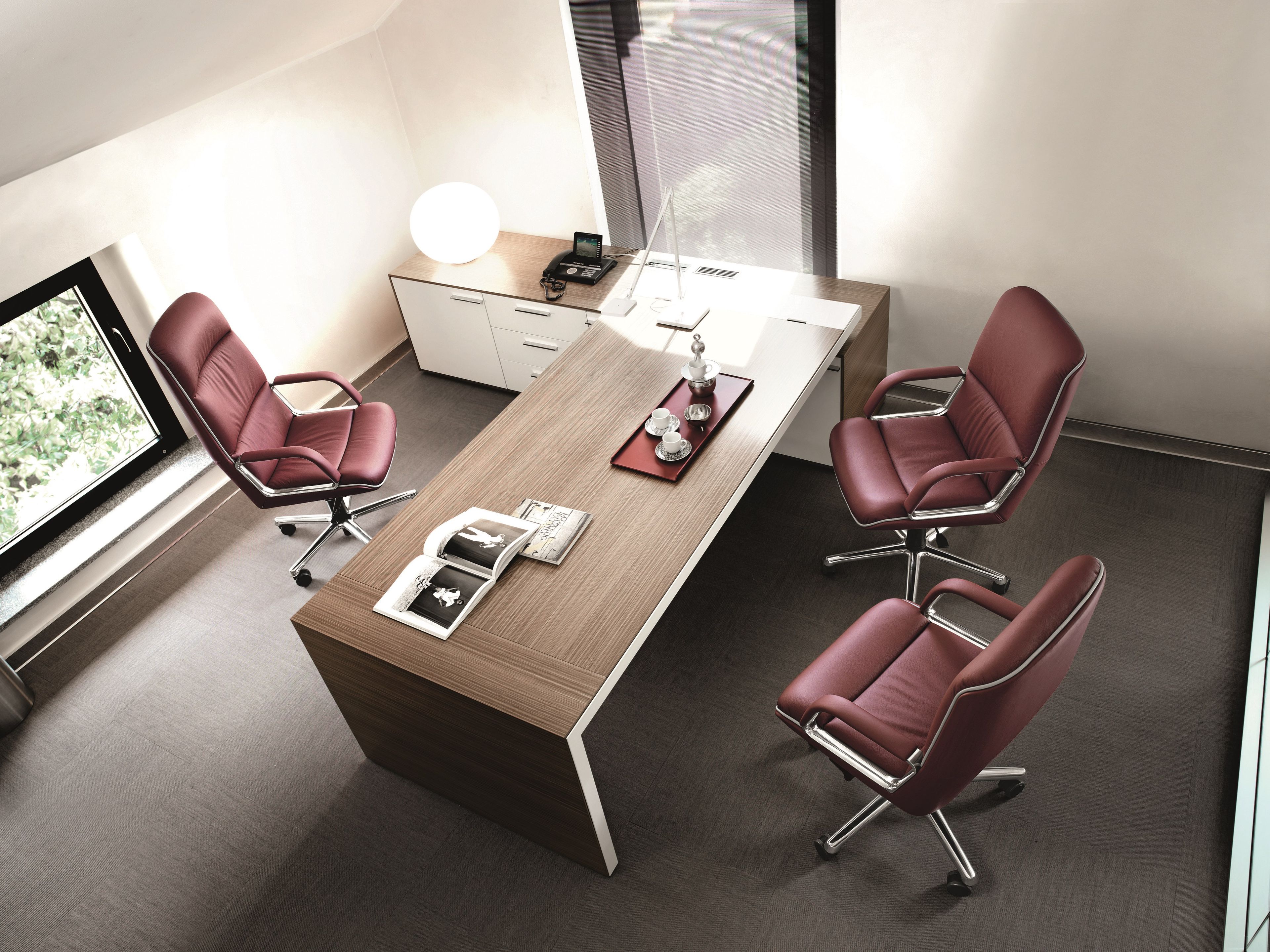 Мягкое вращающееся офисное кресло с подлокотниками VAGHI Kiruna Executive ARCH-00137344 - Вид №3