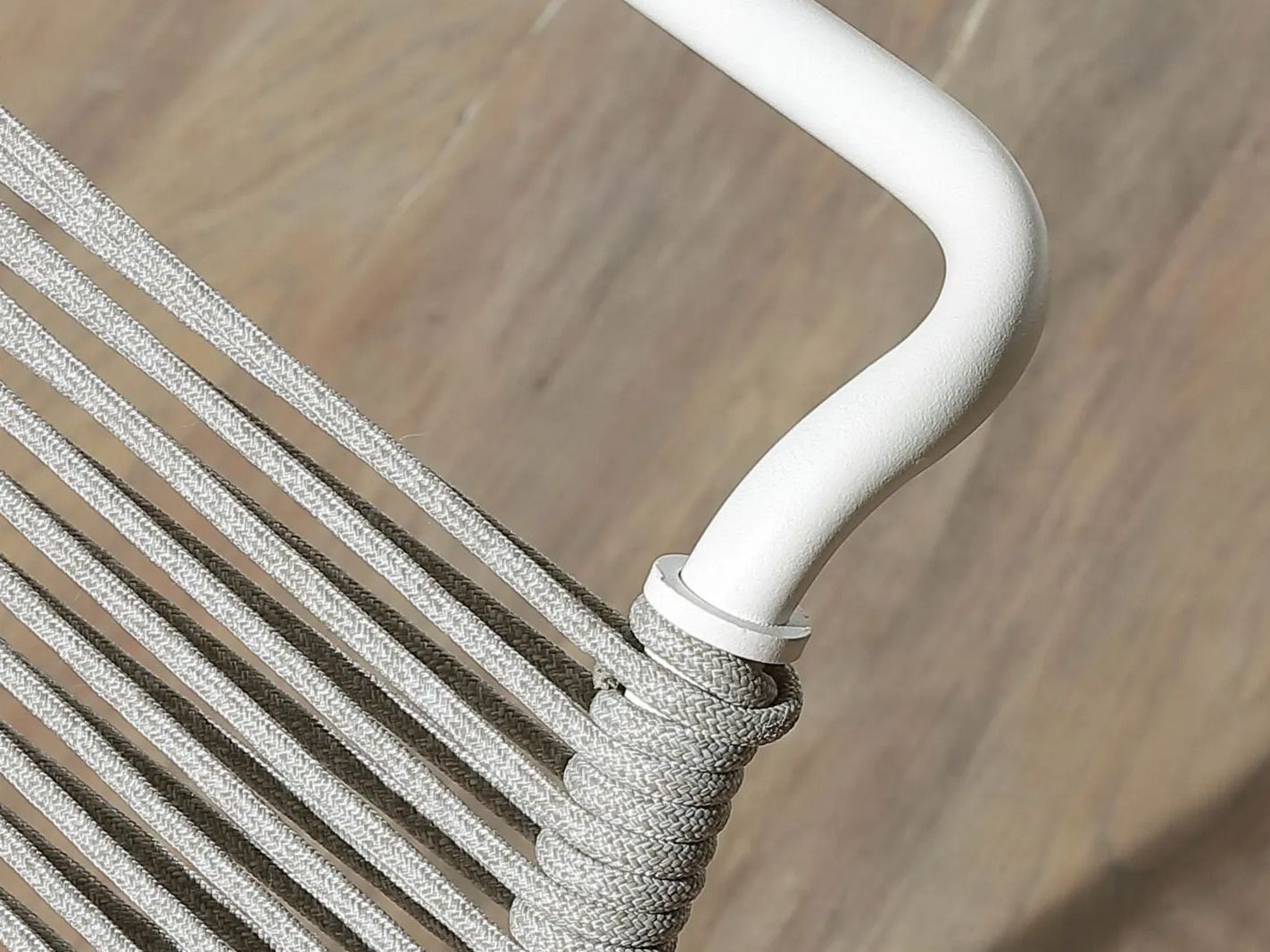 Плетеное алюминиевое садовое кресло-качалка Nodo Italia Beach House ARCH-00068244 - Вид №7