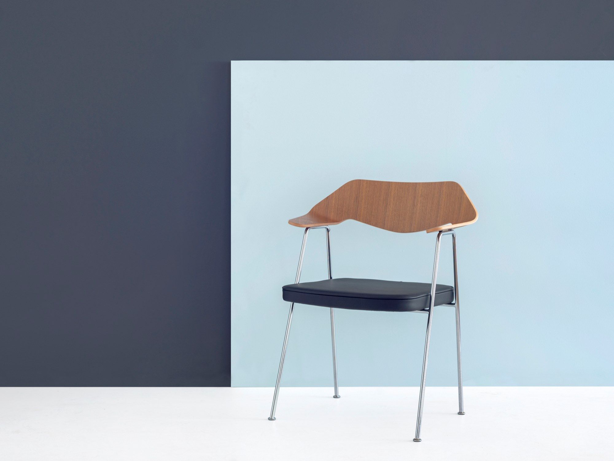 Стул с подлокотниками из кожи и шпона Case 675 ARCH-00046033 - Вид №18