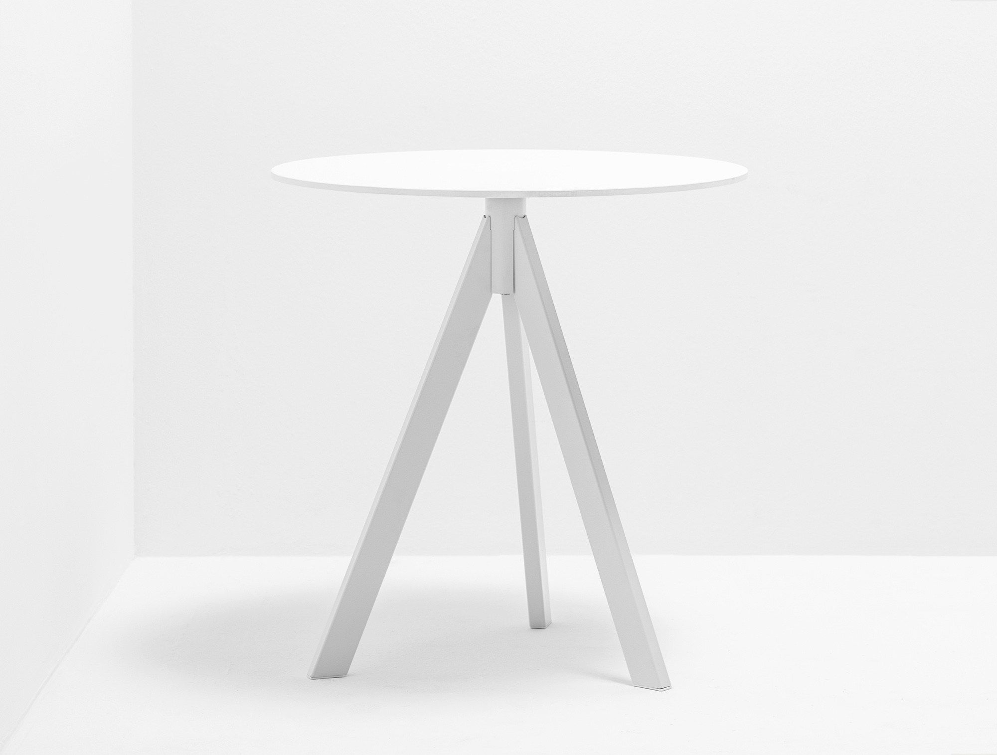 Стальной квадратный круглый стол для контракта Pedrali Arki-Base ARCH-00082540 - Вид №1