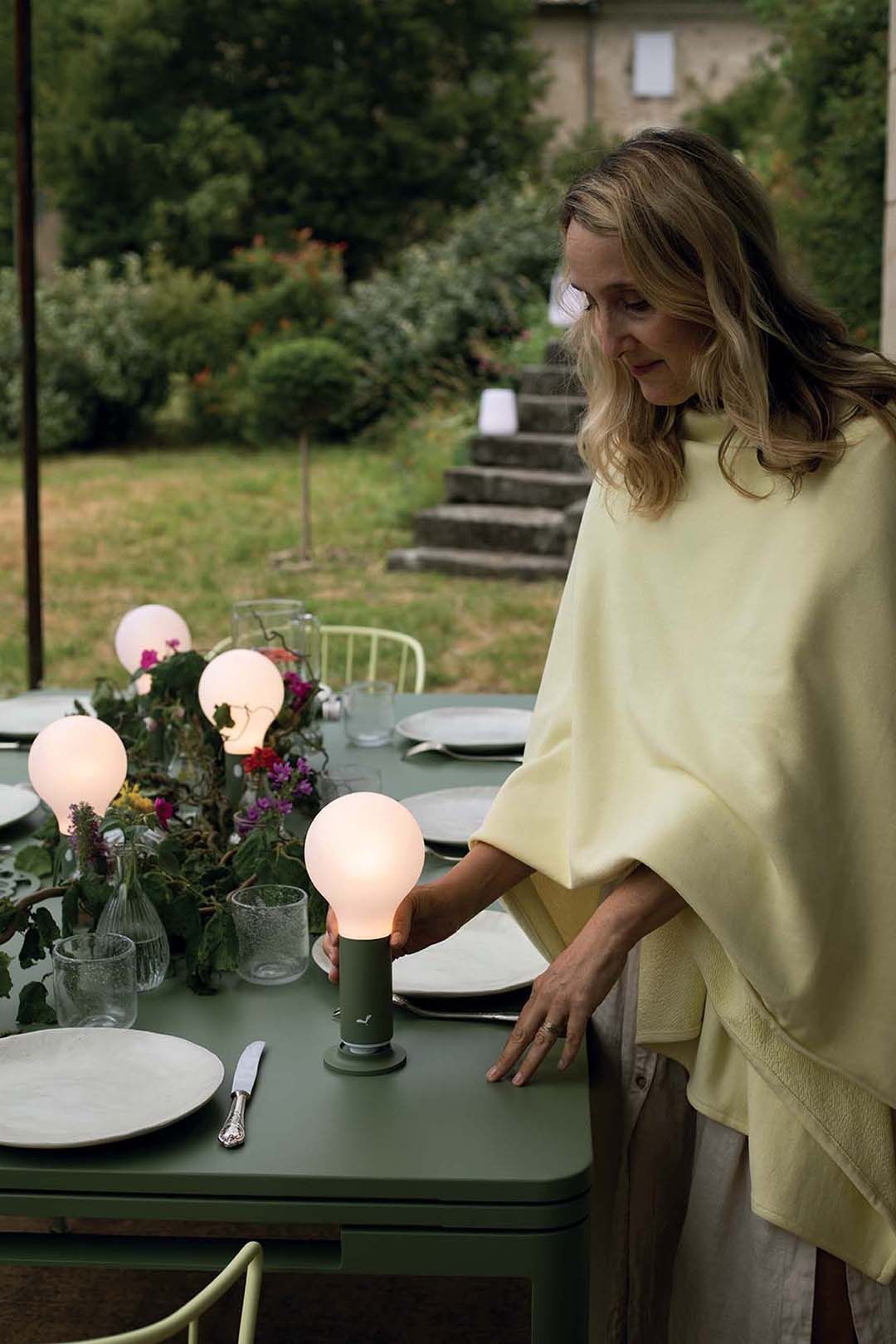 Алюминиевая и полиэтиленовая беспроводная настольная лампа Fermob Aplô ARCH-00127191 - Вид №6