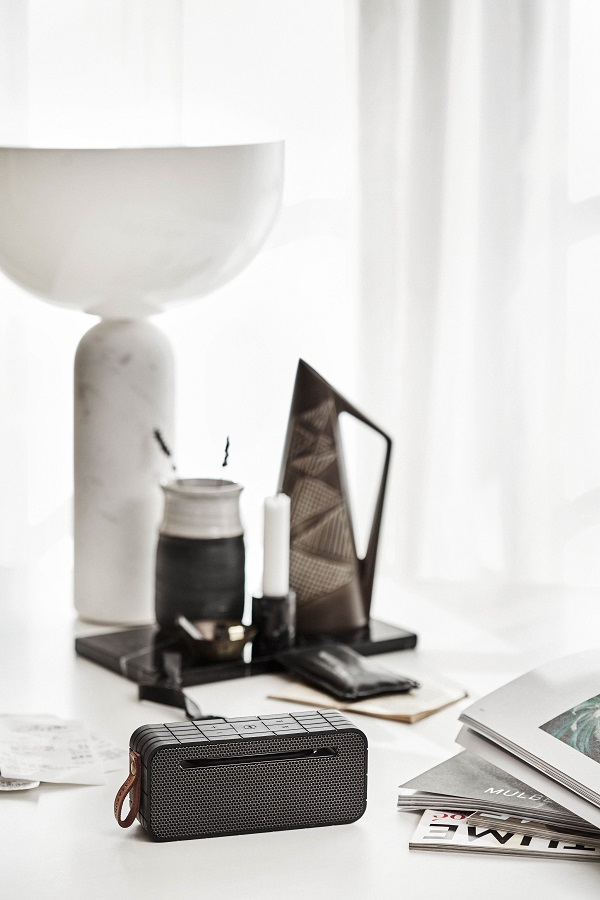 Колонка беспроводная с ремешком aMOVE black edition KREAFUNK KFNG70 - Вид №1