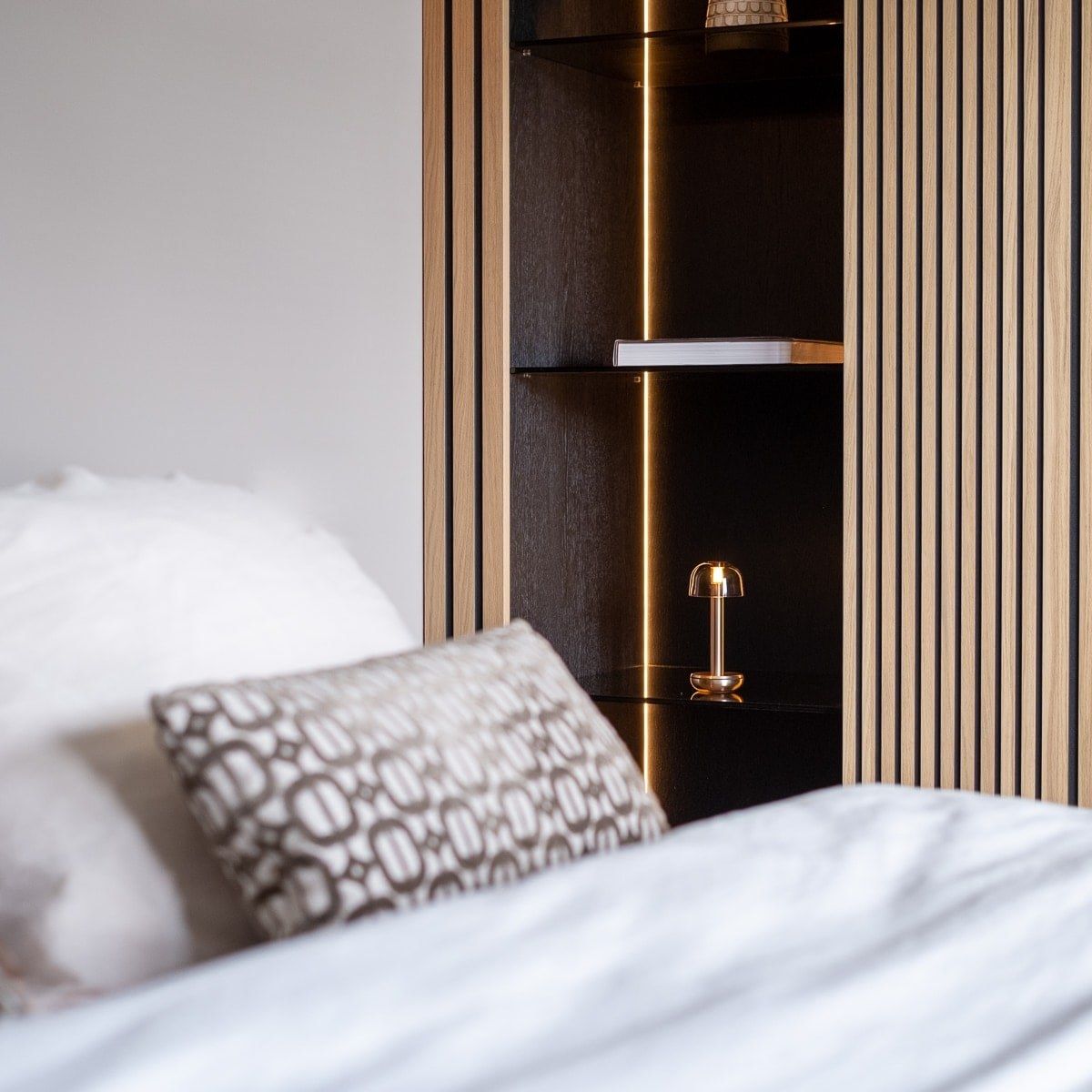 Светодиодная настольная лампа с диммером Humble Two ARCH-00132672 - Вид №6