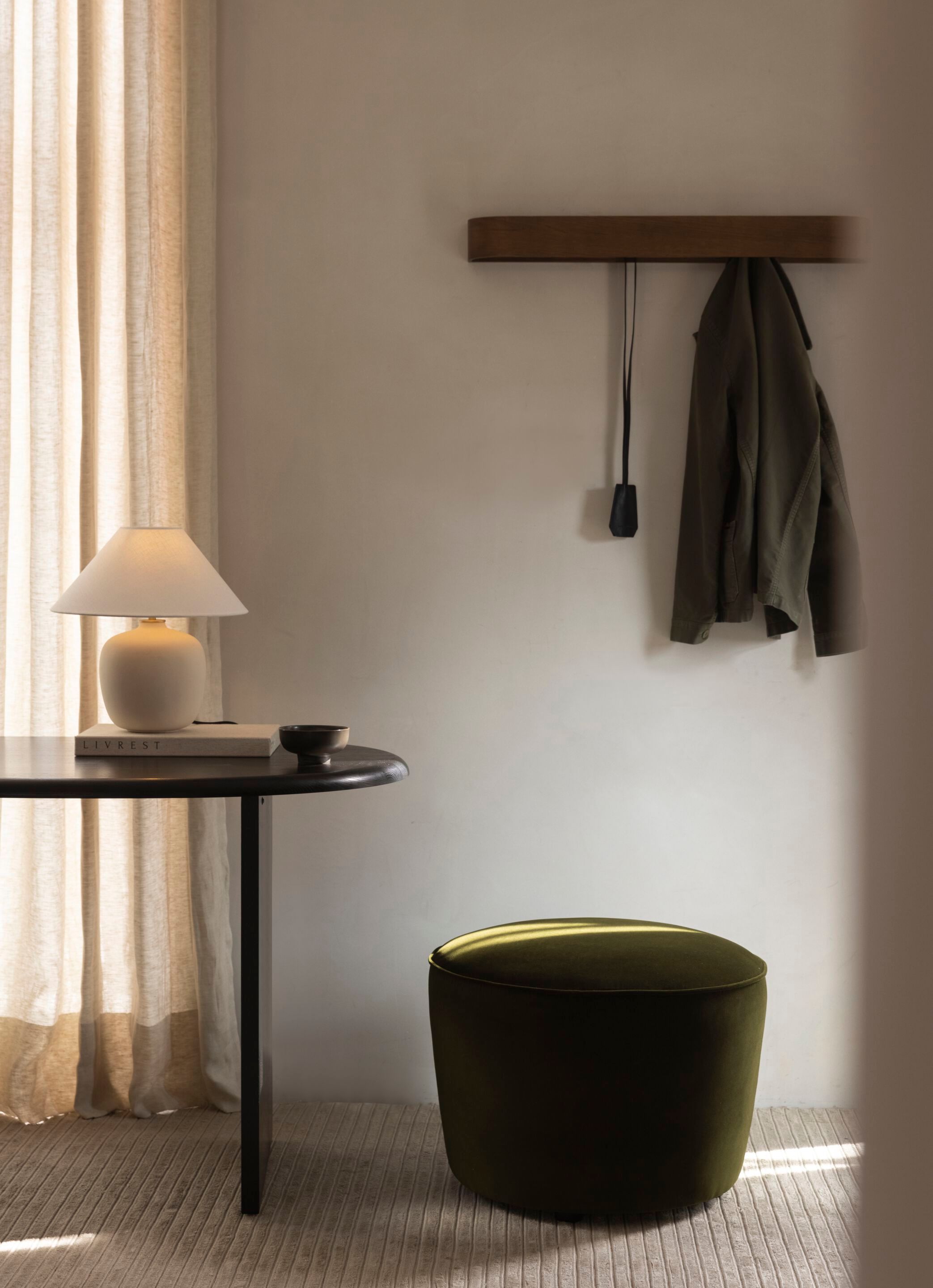 Настенная вешалка из шпона Audo Copenhagen эпоха ARCH-00078494 - Вид №6