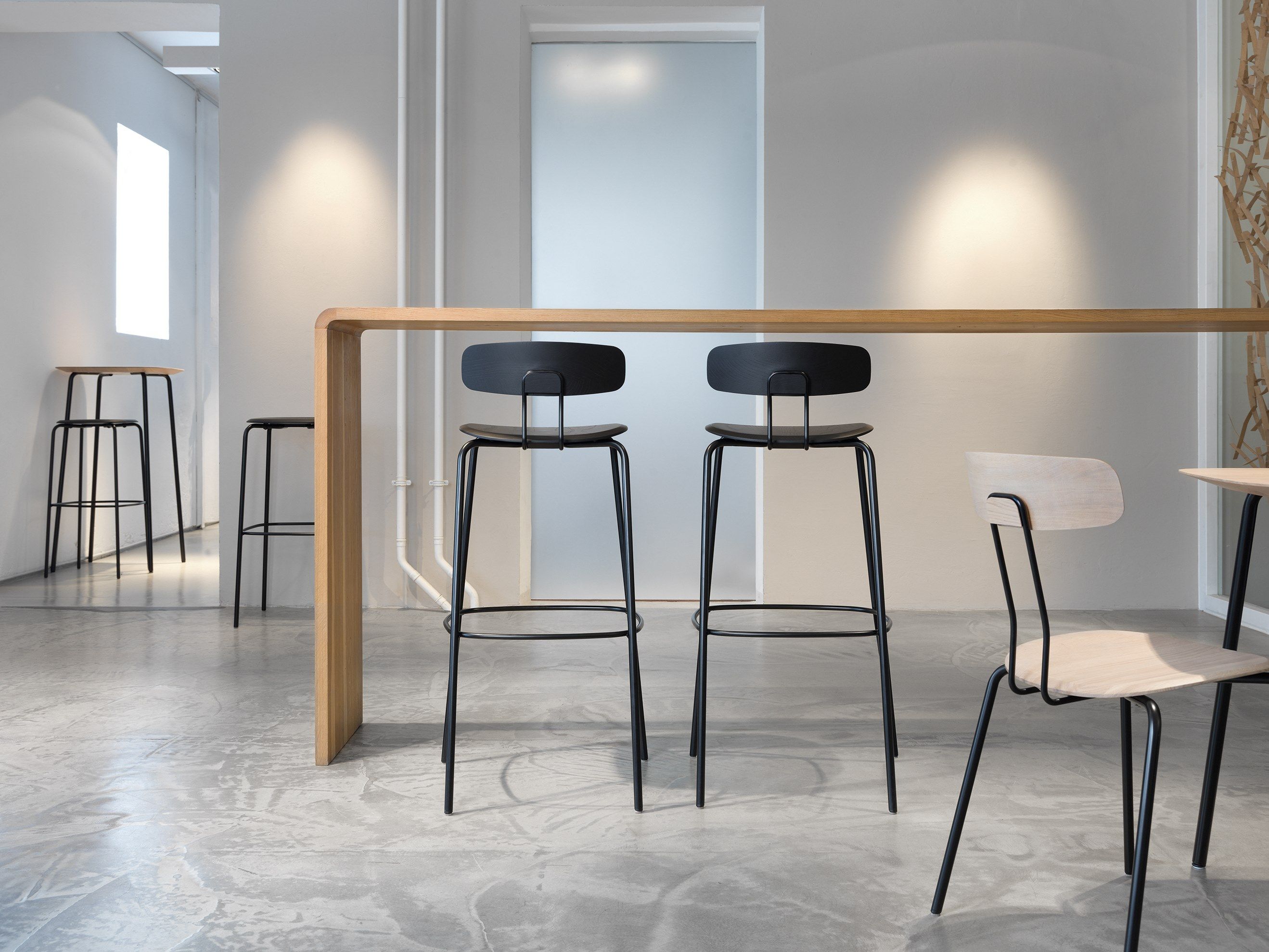 Стул из стали и дерева ZEITRAUM Okito ARCH-00027958 - Вид №4