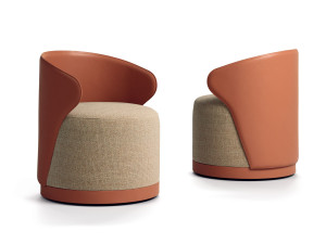 Кресло из кожи и ткани