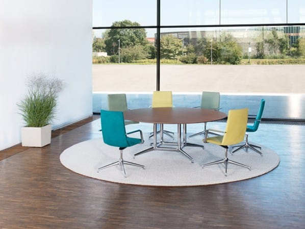 Круглый стол для совещаний из алюминия и дерева Brunner FINA ARCH-00022500 - Вид №1