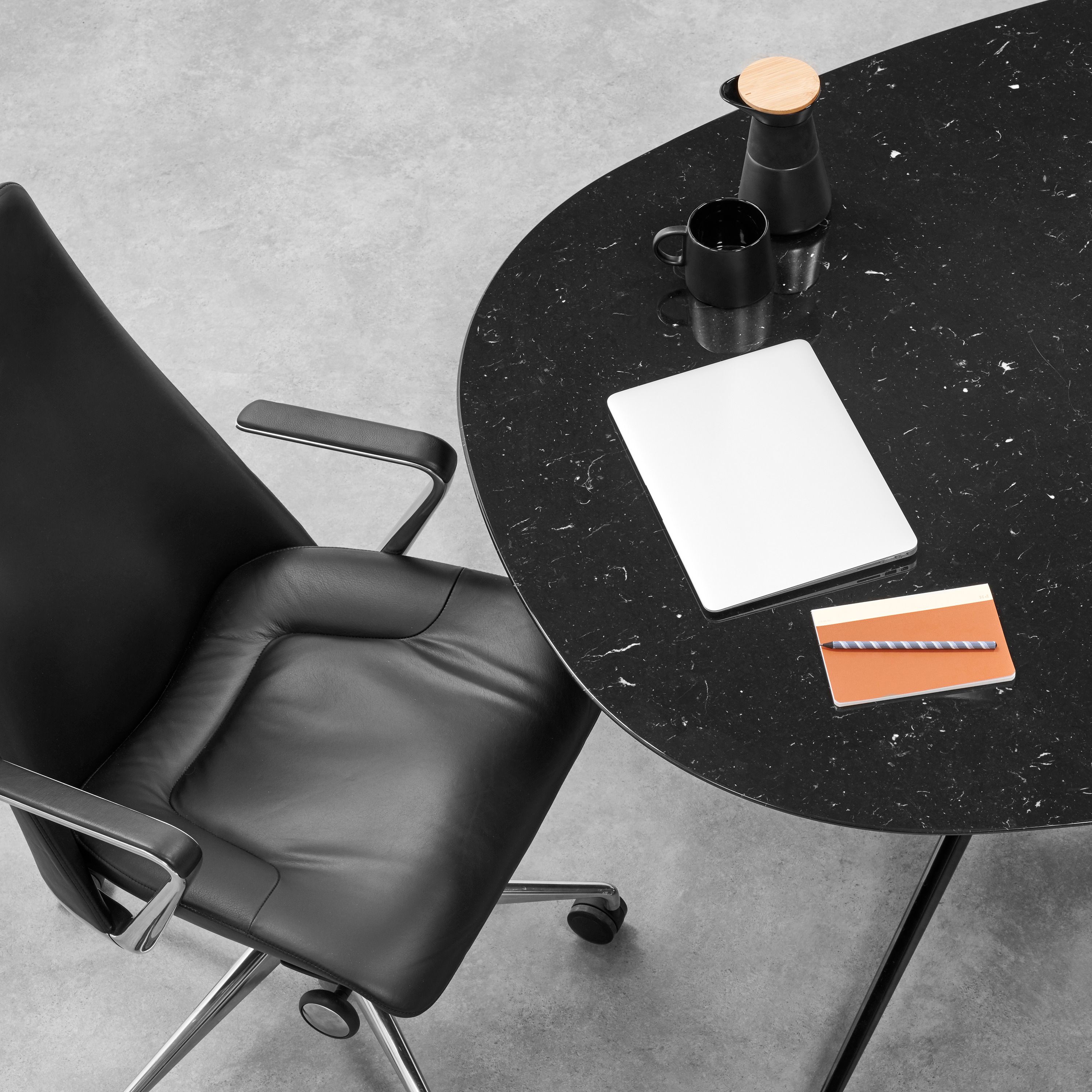 Кожаное вращающееся офисное кресло с высокой спинкой Herman Miller конус ARCH-00106072 - Вид №4