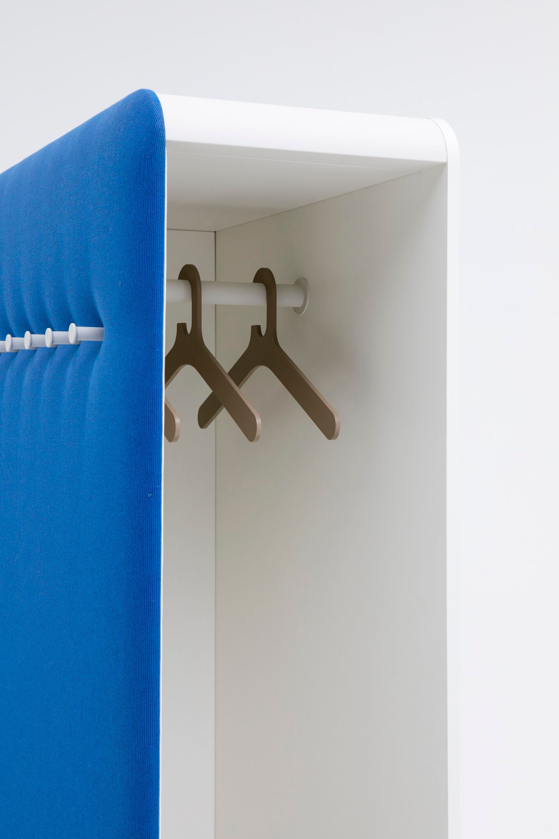 Вешалка для одежды из ткани Cascando Pillow ARCH-00115041 - Вид №1