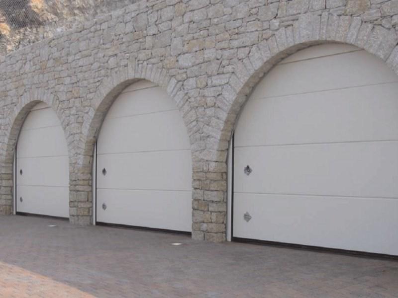 Breda Гаражные ворота из оцинкованной стали Domus sun-id-1350620 - Вид №1