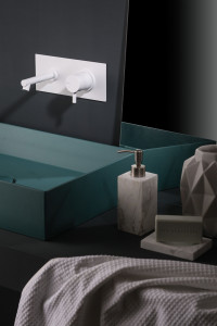 Настенный смеситель для раковины