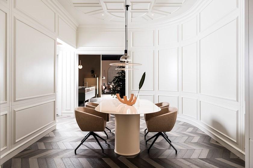 L'Ottocento Овальный стеклянный стол с цилиндрическими деревянными опорами Archetipo sun-id-1351505 - Вид №1