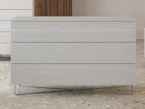 Деревянный комод