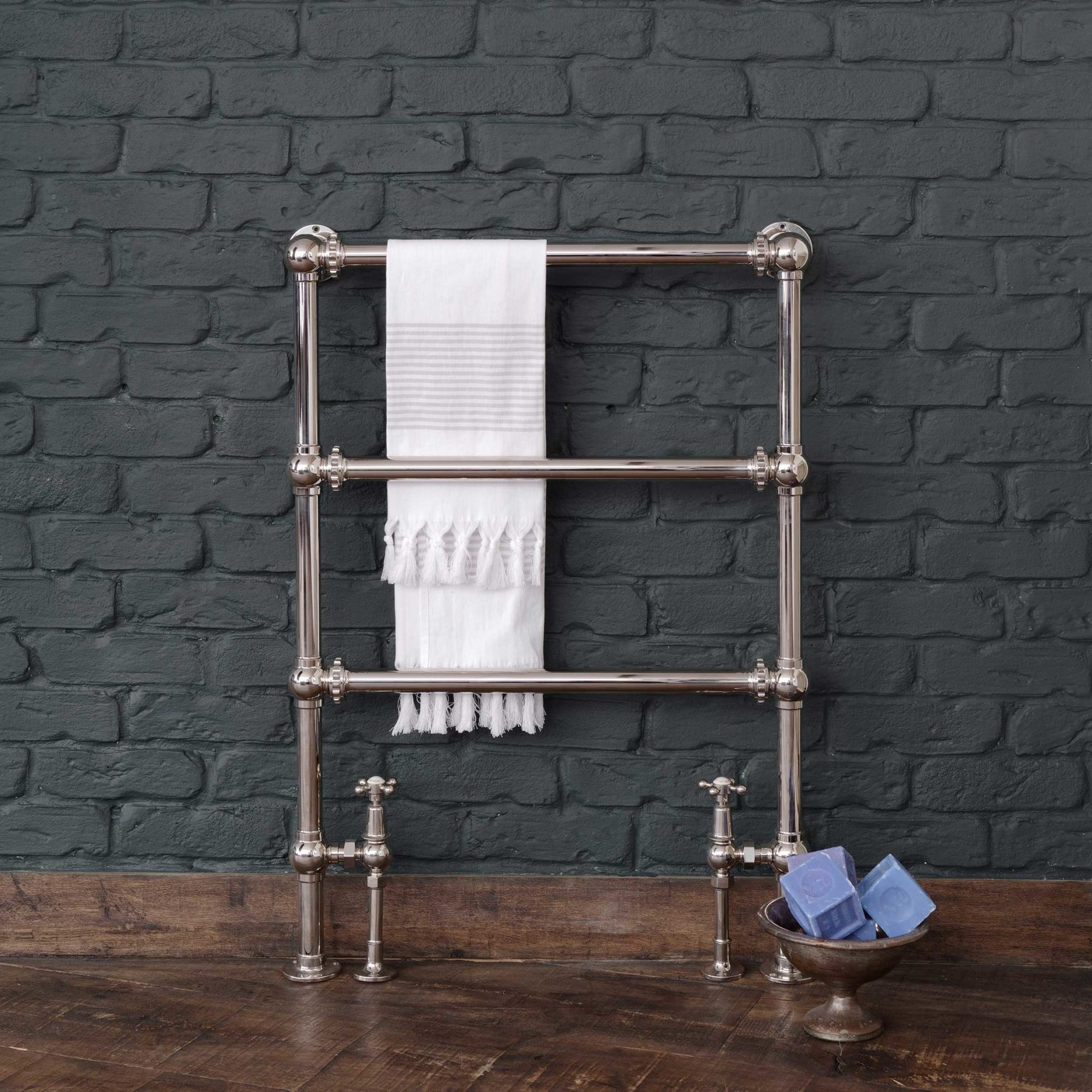 Traditional Towel Rails полотенцесушители The Mercantile Three Bar Catchpoleandrye  - Вид №1