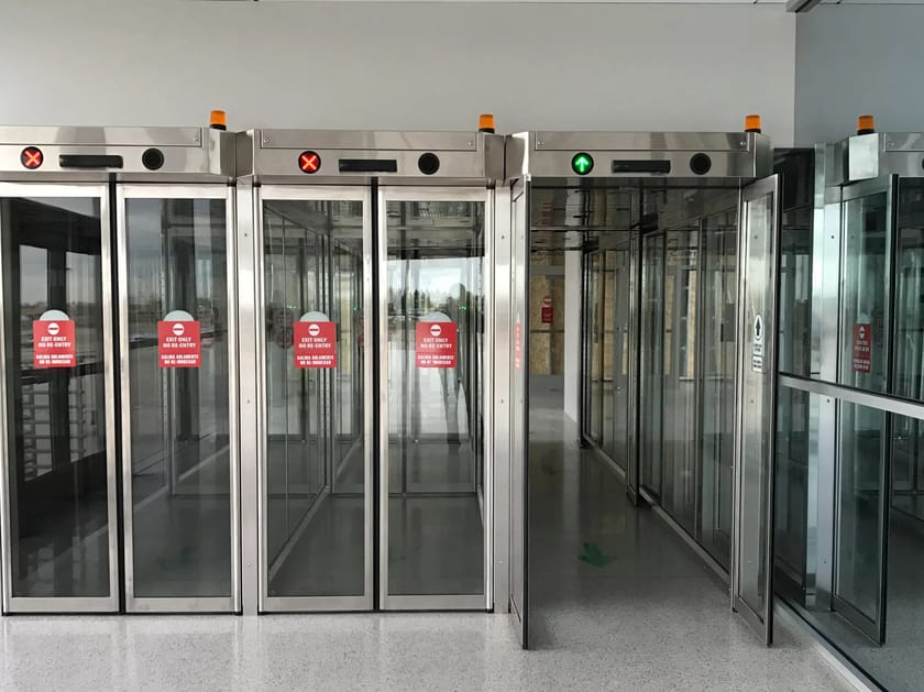 Односторонний туннель ASSA ABLOY Entrance Systems ASSA ABLOY EXIT LANE TRIPLE ARCH-00134052
