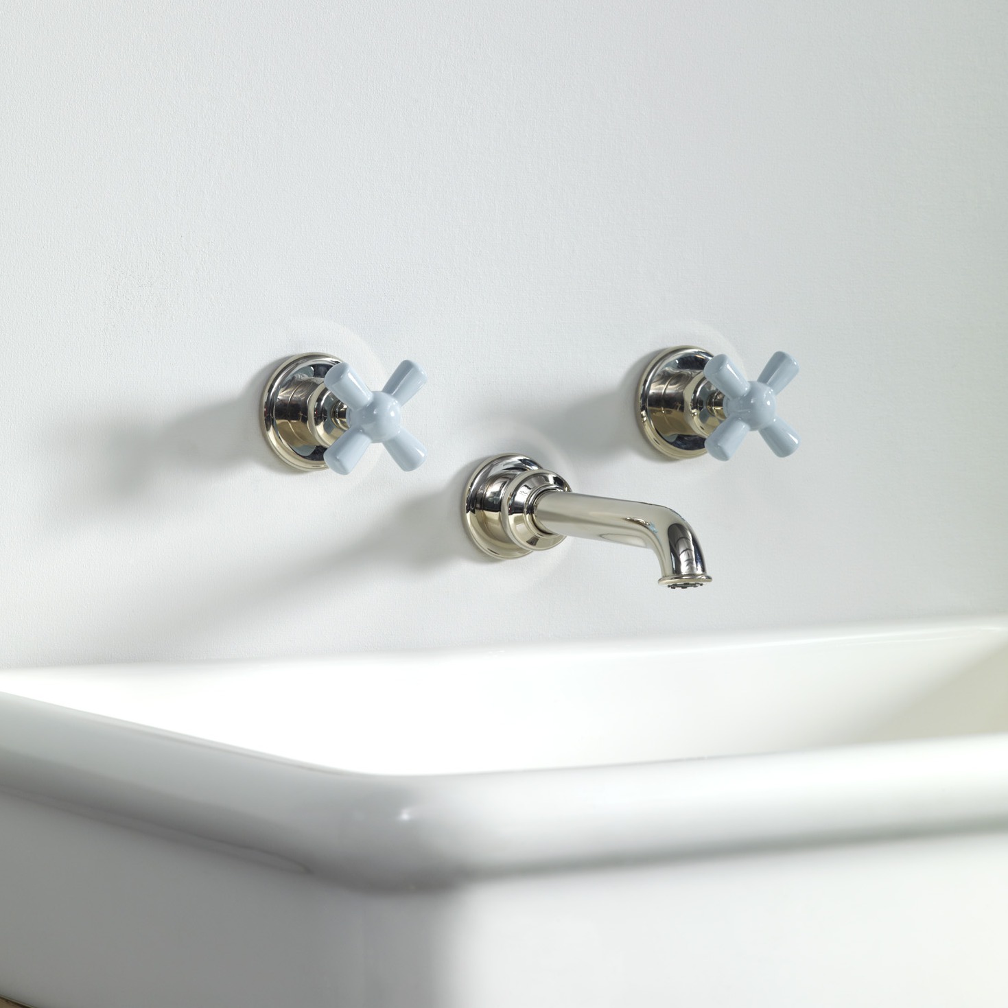 5-03-051 Смесители для раковины настенные Rockwell с трубчатым изливом Rockwell The water monopoly 