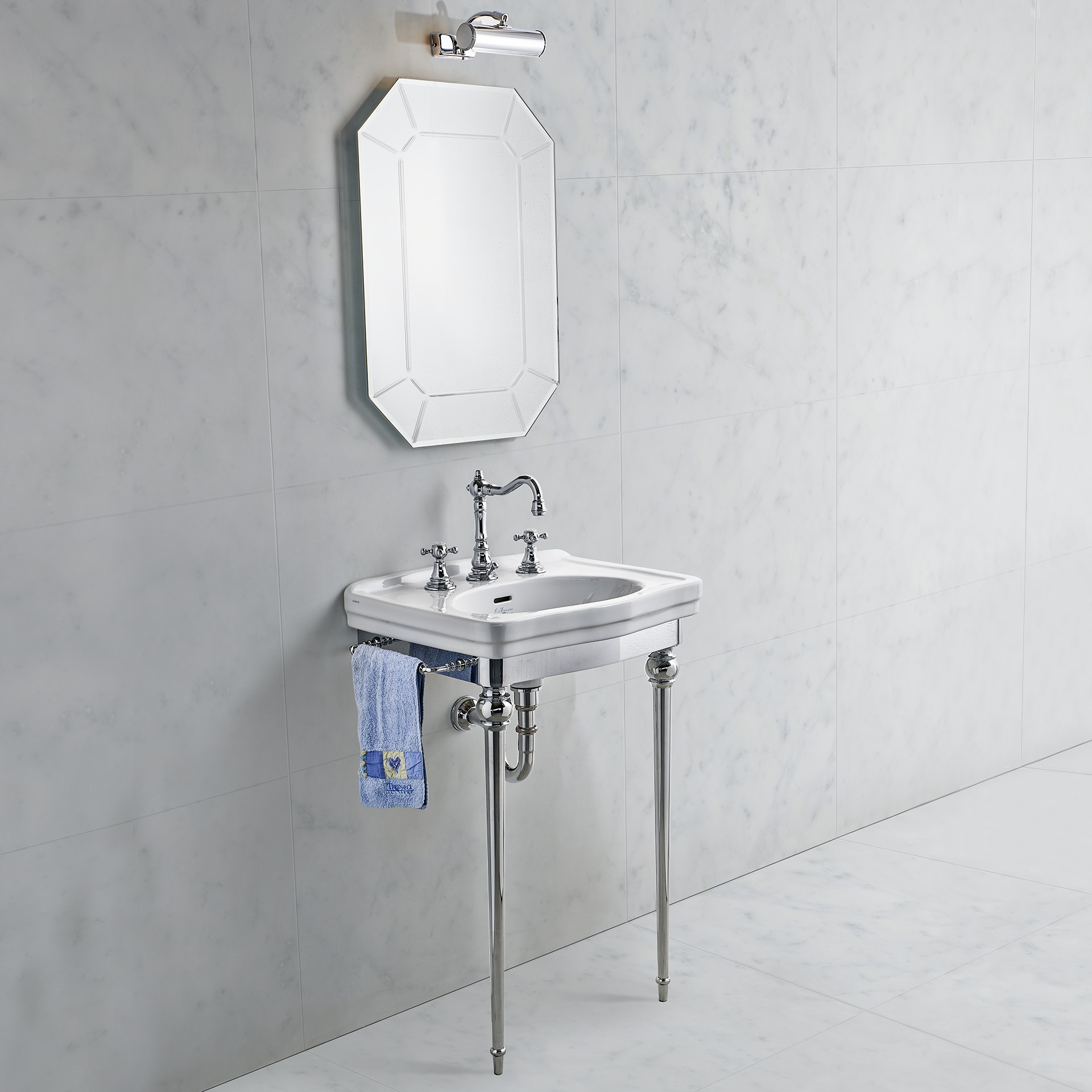 DA3050 3SC Консоль Dandy с умывальником LA01, сифоном и полотенцами л. 58 - Ч. 90 - С. 46 Classico Treesseci 3SC - Вид №1