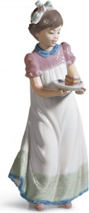10668966 LLADRO Фигурка Lladro "С днем рождения" 8x20см Фарфор