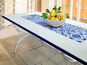 Прямоугольный стол из лавового камня