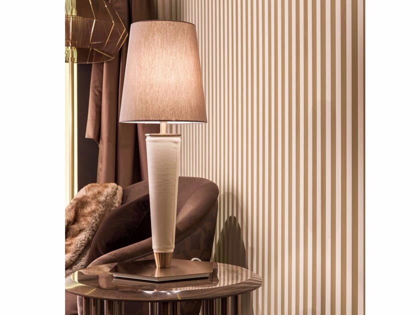 Кожаная настольная лампа Turri ARCH-00072317