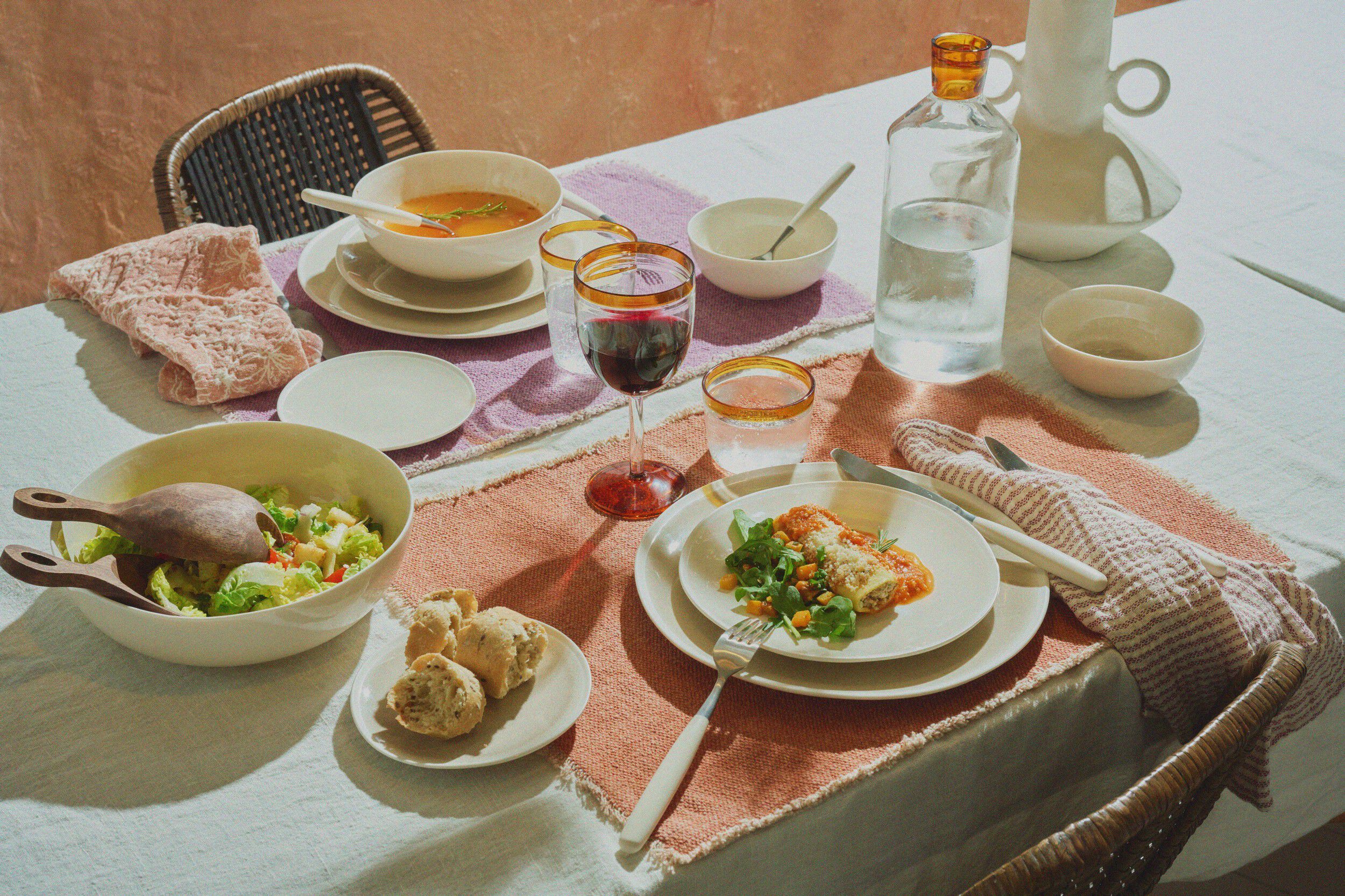 Фарфоровая круглая десертная тарелка POMAX печенье ARCH-00086238 - Вид №2