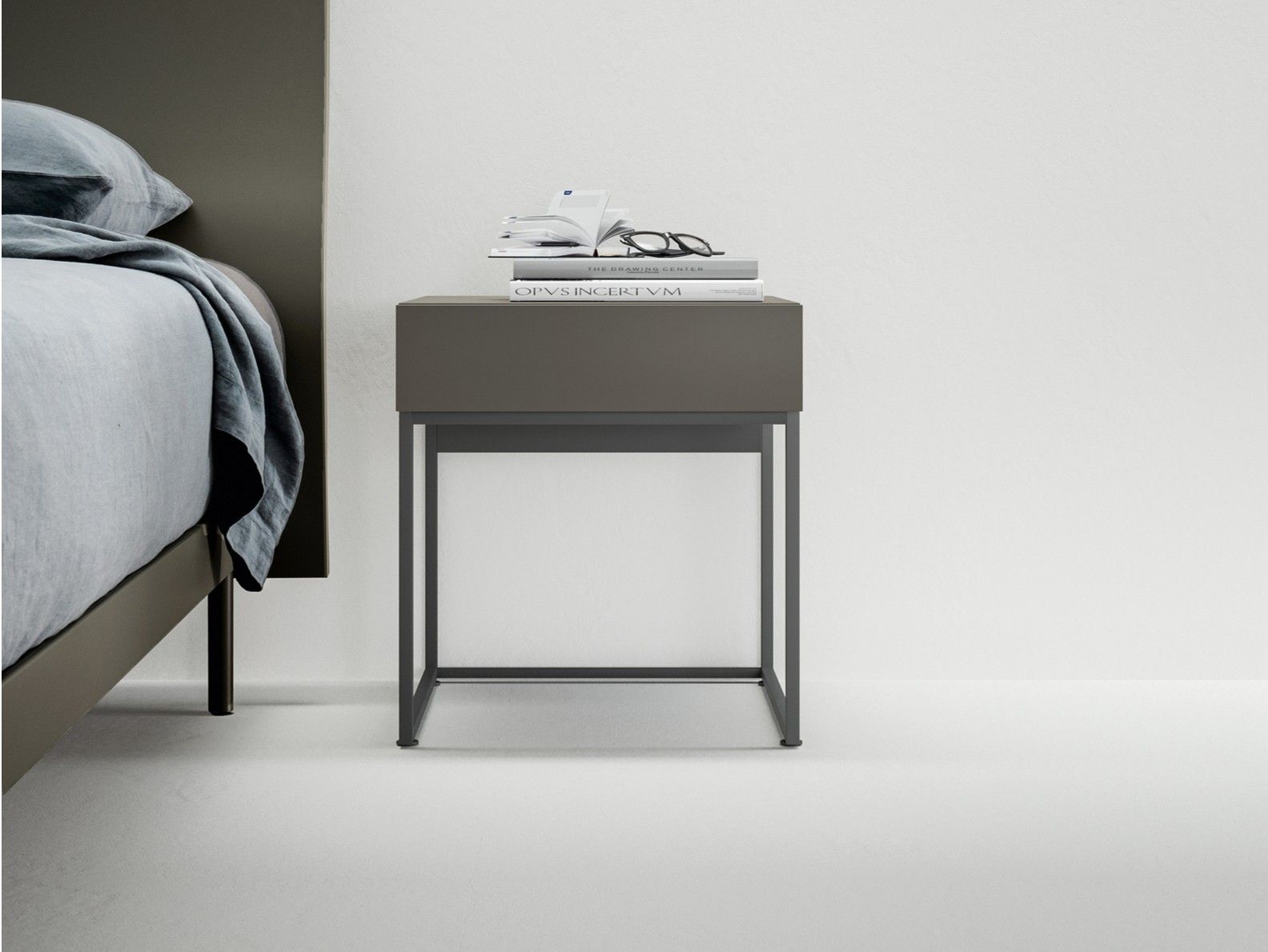 Деревянная прямоугольная тумбочка с ящиками Caccaro Filnox ARCH-00053642 - Вид №2