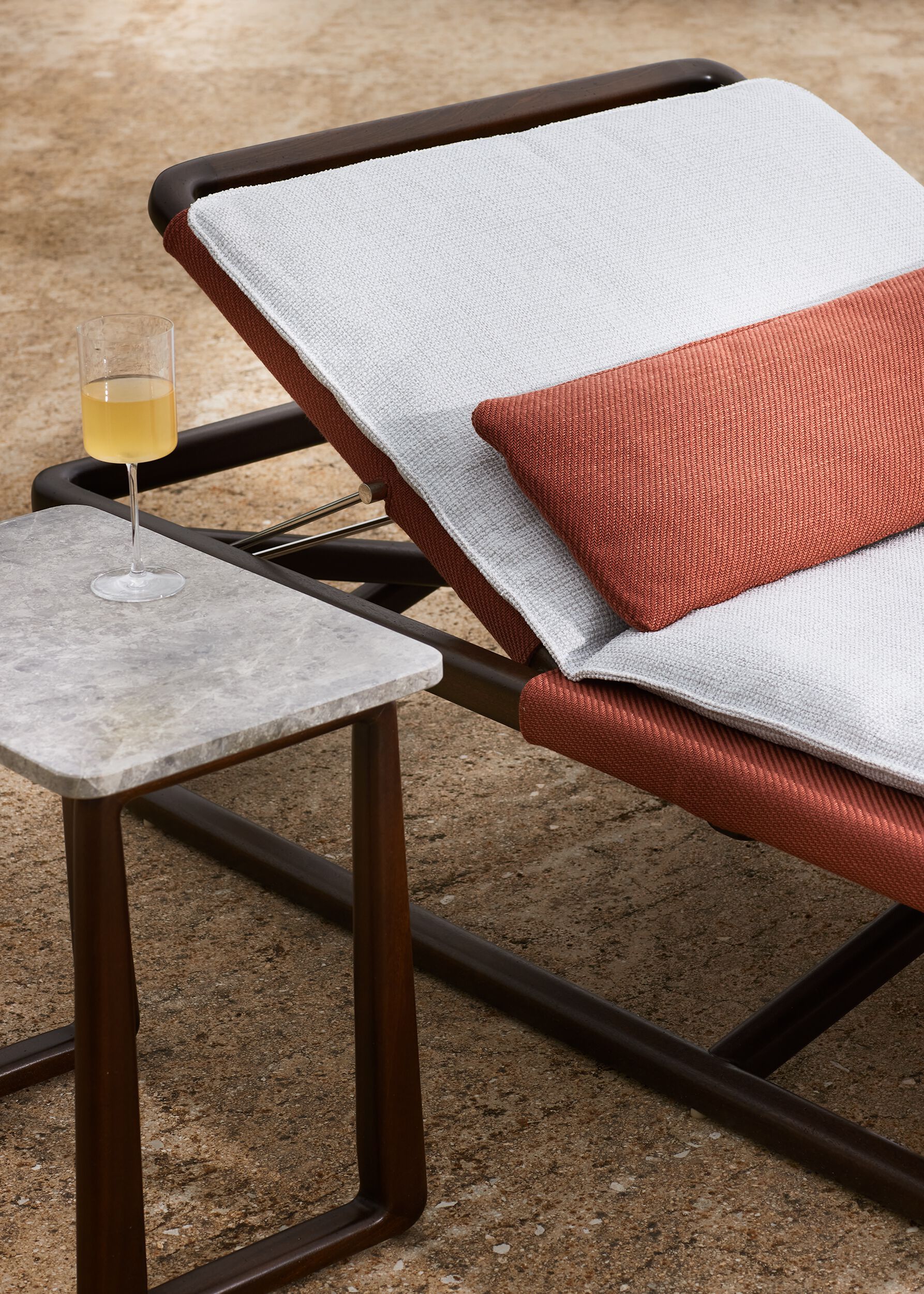 Садовая кровать с откидывающейся спинкой из красного дерева и ткани Exteta Loro Piana Interiors, Кресла Delight от Exteta ARCH-00132008 - Вид №6