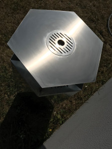 Открытый мусорный бак из нержавеющей стали для утилизации отходов