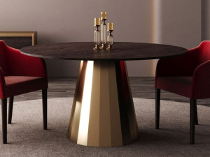 Круглый стол из грецкого ореха