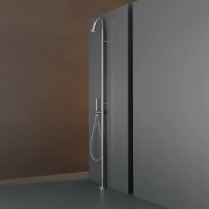 Свободно стоящий прогрессивный набор смеситель с коническим дождь струйного H. 2210 мм </span>, настенный кронштейн и цилиндрическая ручной душ диаметр 18 мм  GRA26 CEADESIGN