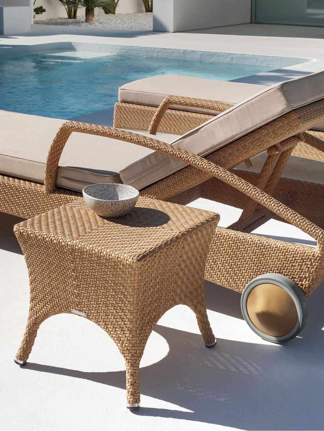 106770 Приставной столик 40 x 40 см Point Breda POINT1920 