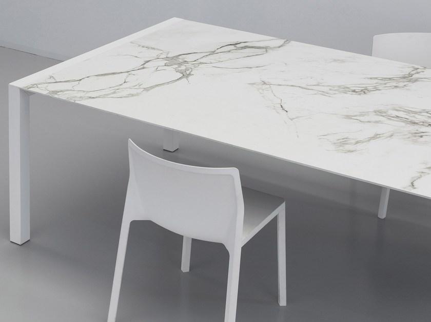 Kristalia Садовый столик со столешницей dekton® Sushi sun-id-1404514 - Вид №1