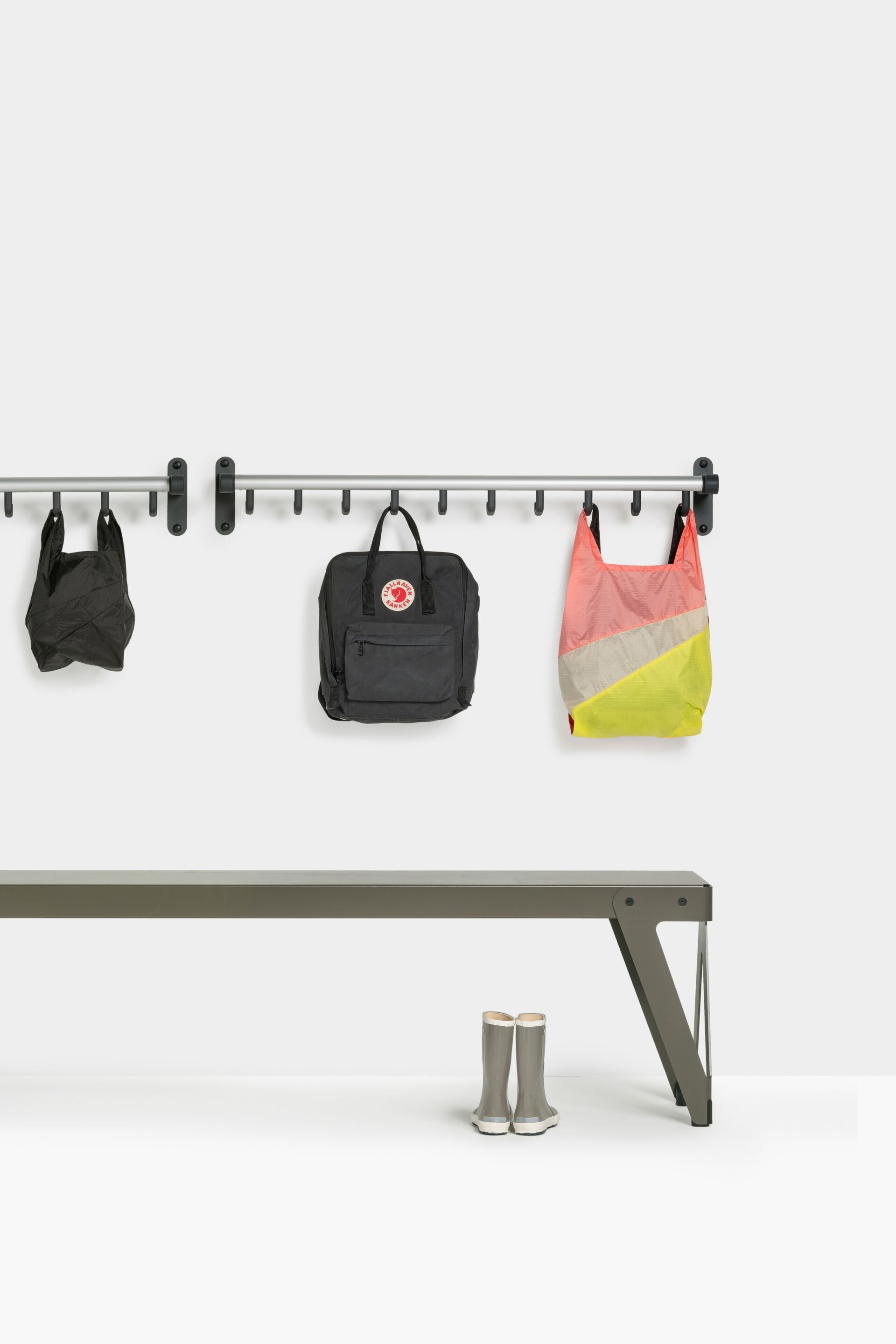 Пластиковые и алюминиевые настенные вешалки FUNCTIONALS Tertio ARCH-00003387 - Вид №8