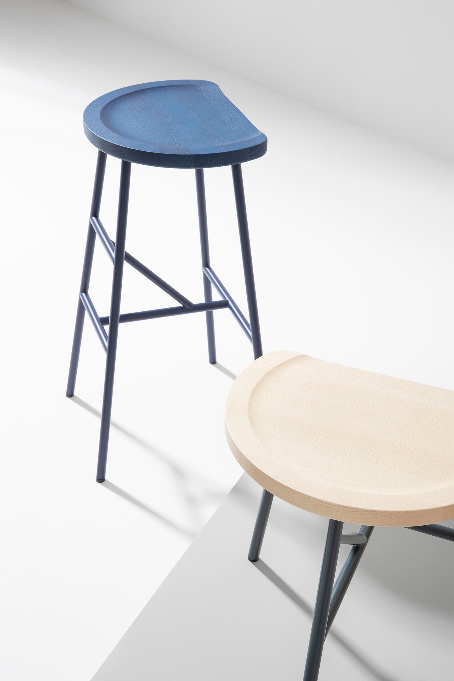 Низкий стул из стали и ясеня Billiani Puccio ARCH-00102739 - Вид №1