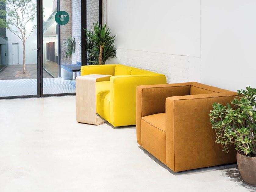 Andreu World Кресло из ткани с подлокотниками Dado Bu0320 - Вид №1