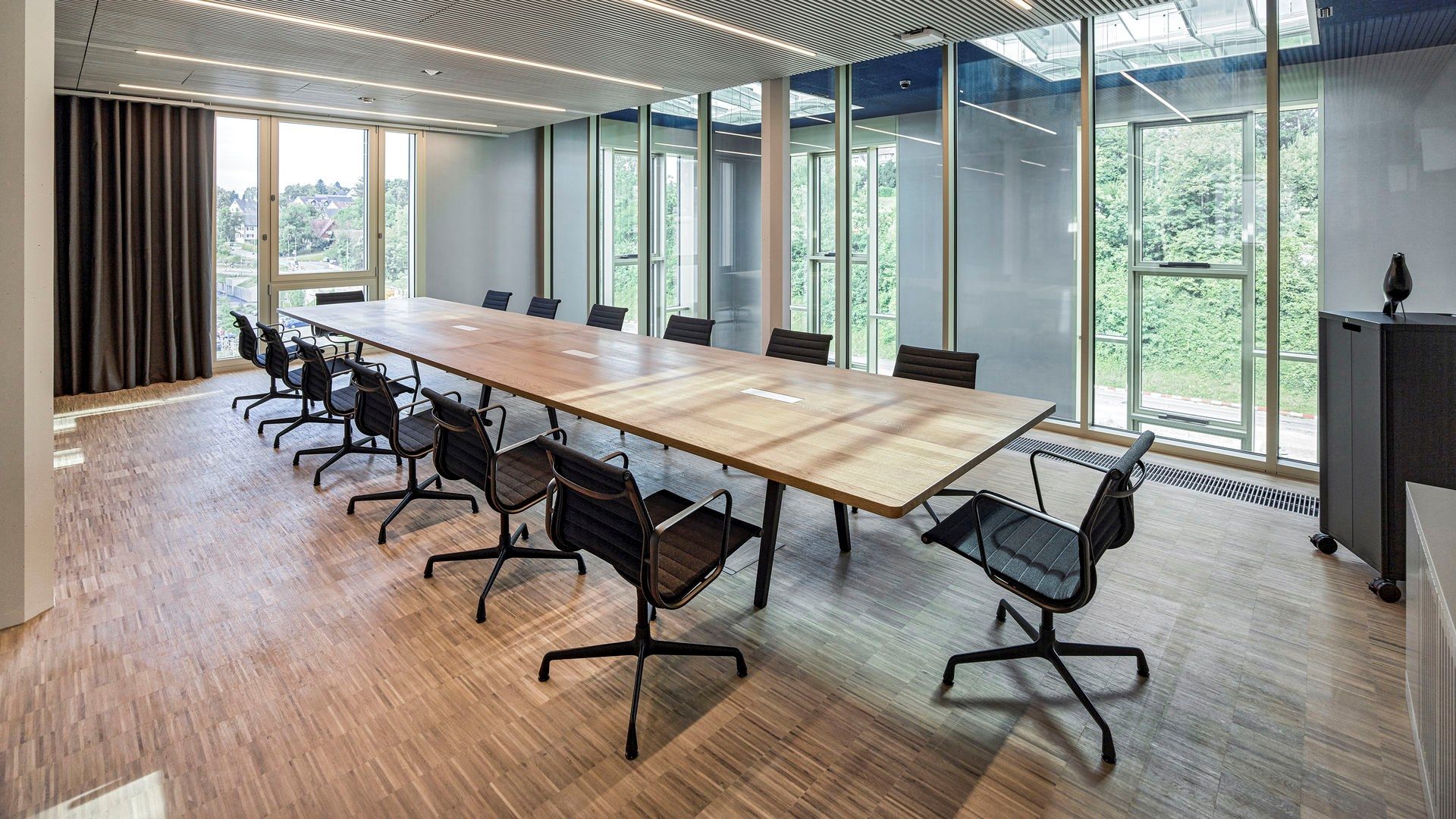 Тканевый стул с подлокотниками VITRA Eames Aluminium Group ARCH-00057694 - Вид №5